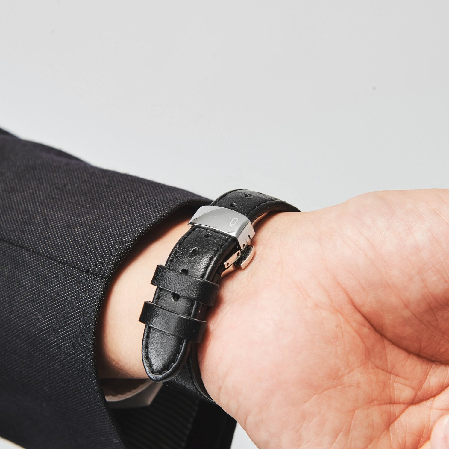 Dバックル ブラック (20mm) – Knot THE STRAP Dバックル ブラック (20mm) – Knot THE STRAP